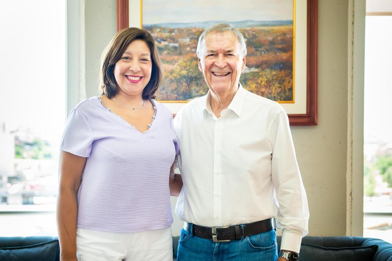 Arabela Carreras y Juan Schiaretti.